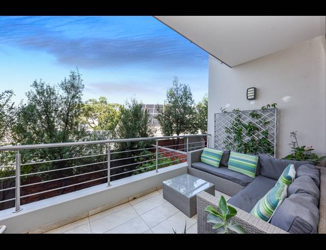 2 BEDROOM APARTMENT FOR SALE IN BRYANSTON